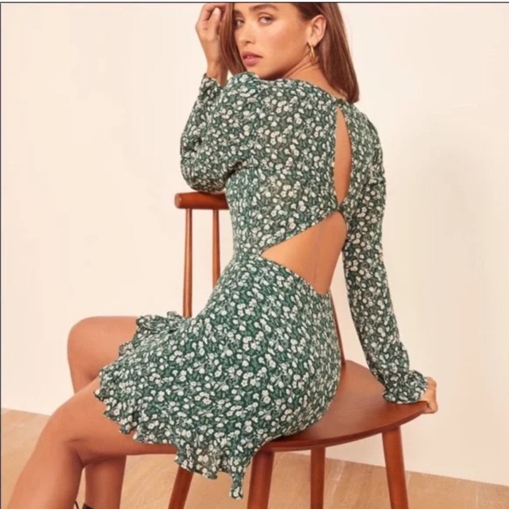 Reformation Elenor Floral Green Mini Dress
Cutout Back 3/4 Sleeve V Neck… - Picture 3 of 6
